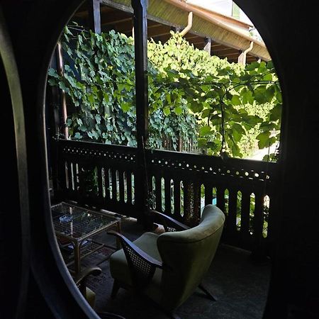 Local Hotel Тбилиси Екстериор снимка