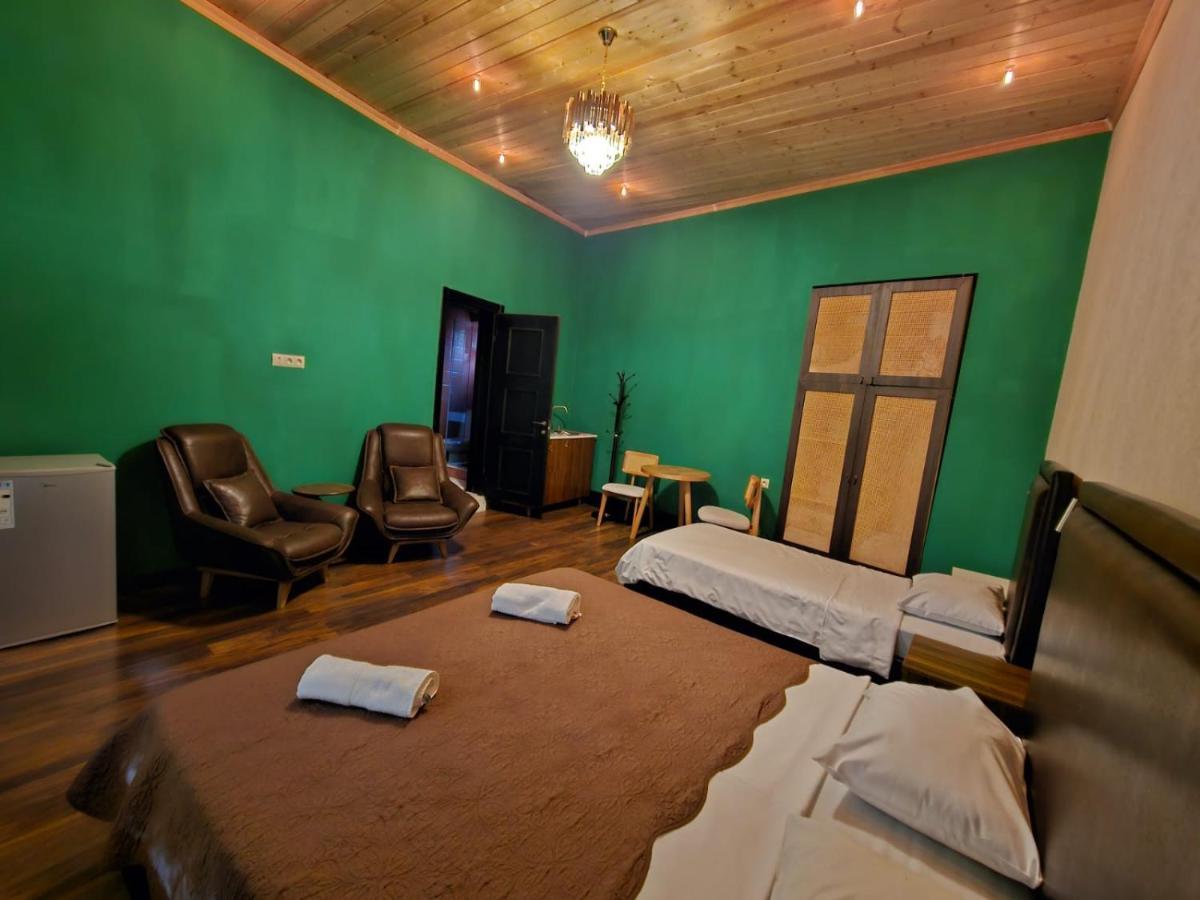 Local Hotel Тбилиси Екстериор снимка
