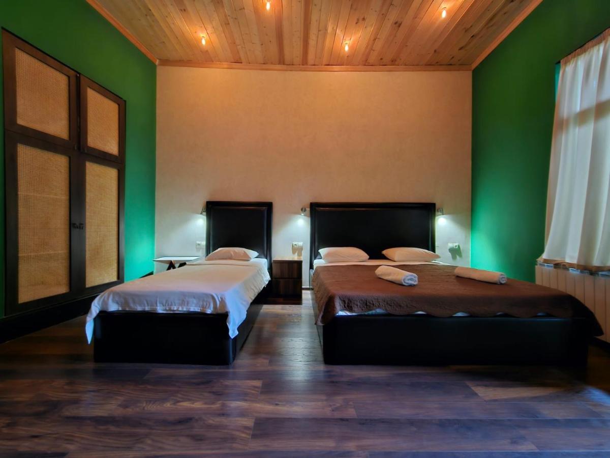 Local Hotel Тбилиси Екстериор снимка